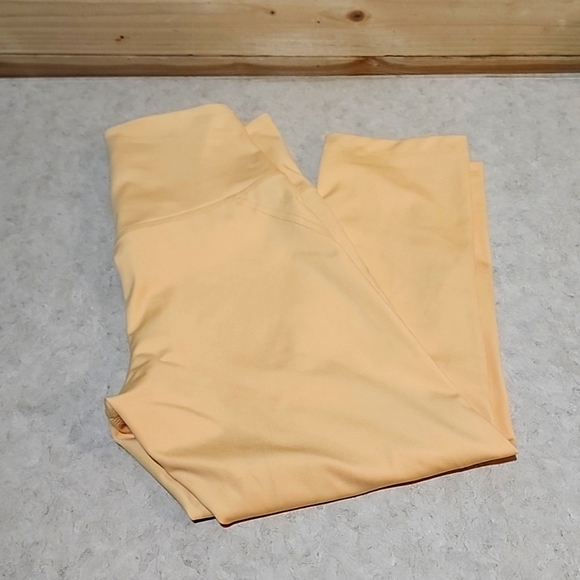 girlfriend collective Pants - Girlfriend collective capris size XS